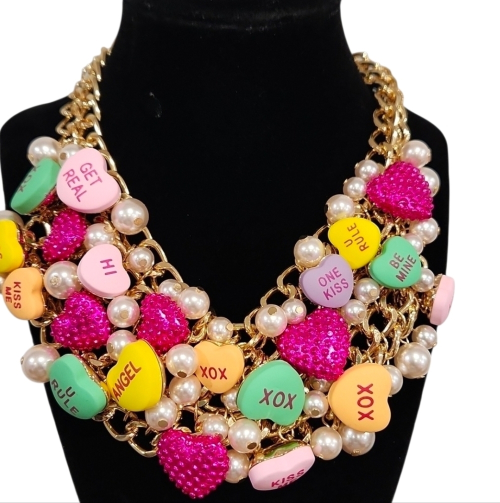 💕▪️Betsey Johnson ▪️Think Pink  Swwetheart Candy XO Statement Necklace
